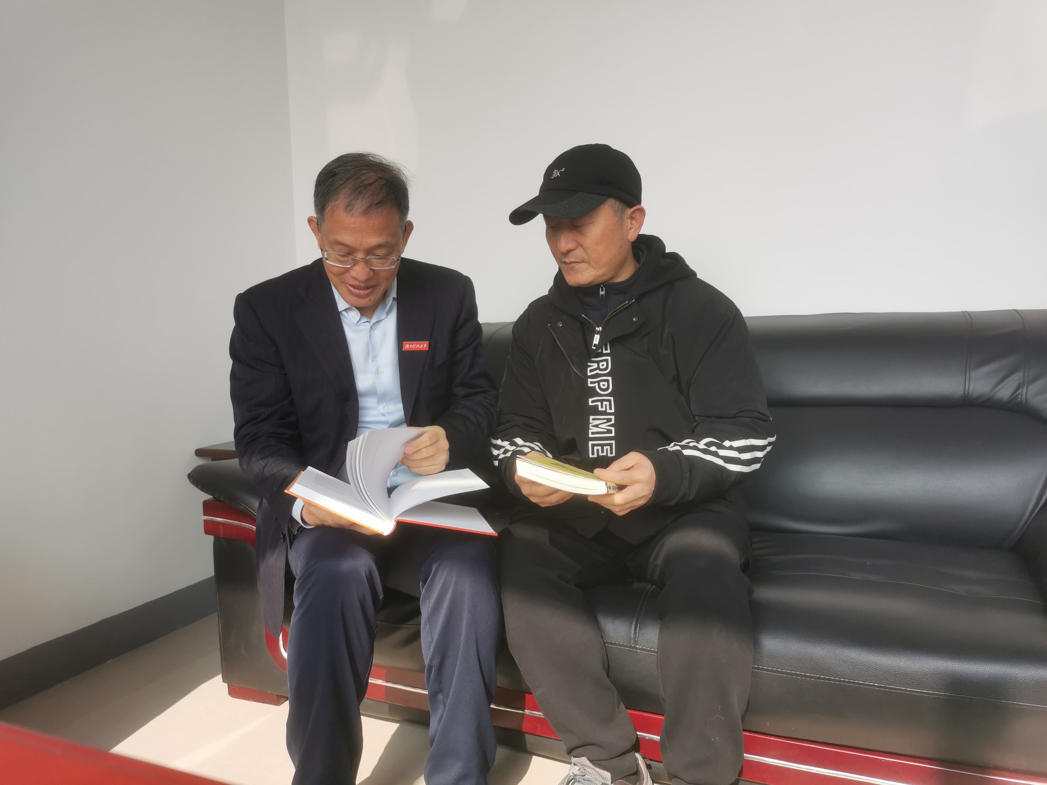 33d43bfb9fdc4ce98d596453ffb6da42.jpg 33d43bfb9fdc4ce98d596453ffb6da42.jpg