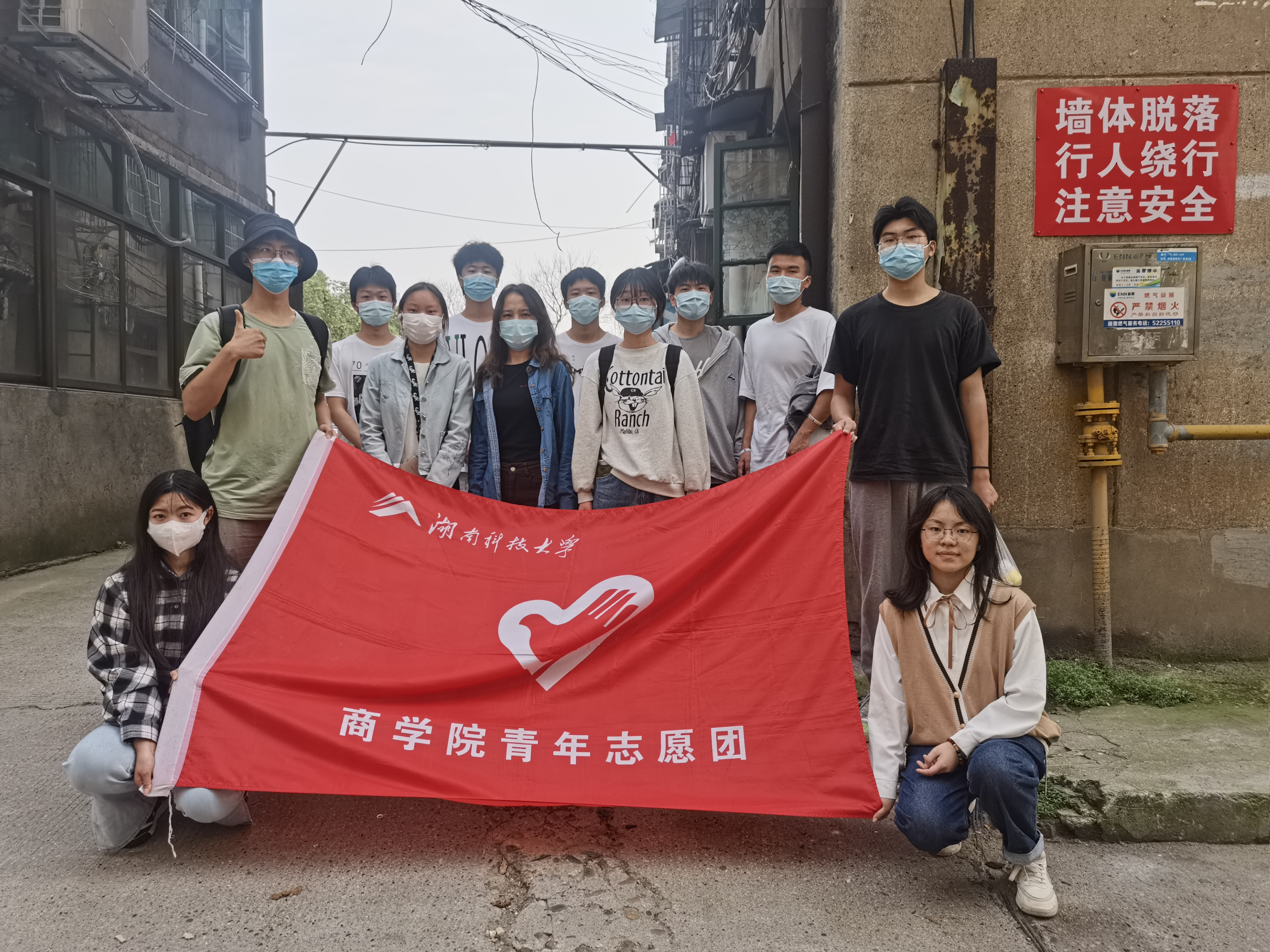 f56f117935e644359e9c56650309a933.jpg f56f117935e644359e9c56650309a933.jpg