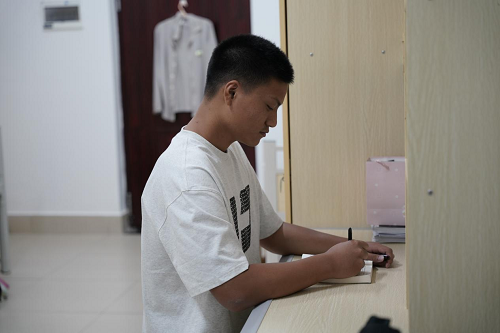 e4b466be9e7e4d5d8563809bfd8e35e7.png 图片2.png