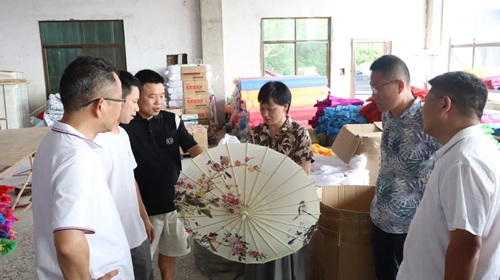 bbbeecec083547e39a39b825afada105.jpg c.jpg