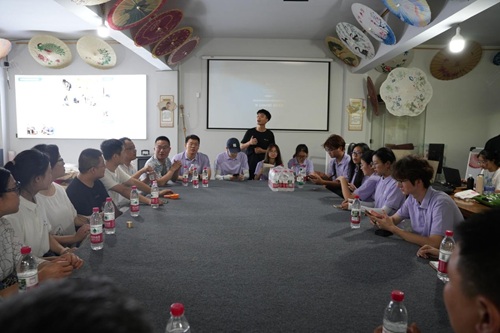 c69297cb8ee845e9a58928b2462b01e0.jpg b.jpg