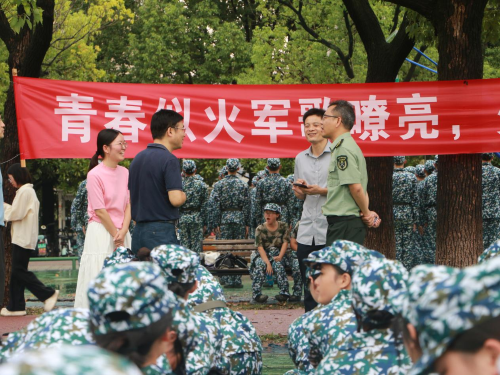 c3b339472e6a4b888f9cef86600bc93c.png 图片1.png